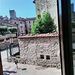 Raphael House Oda ve Kahvaltı 3*