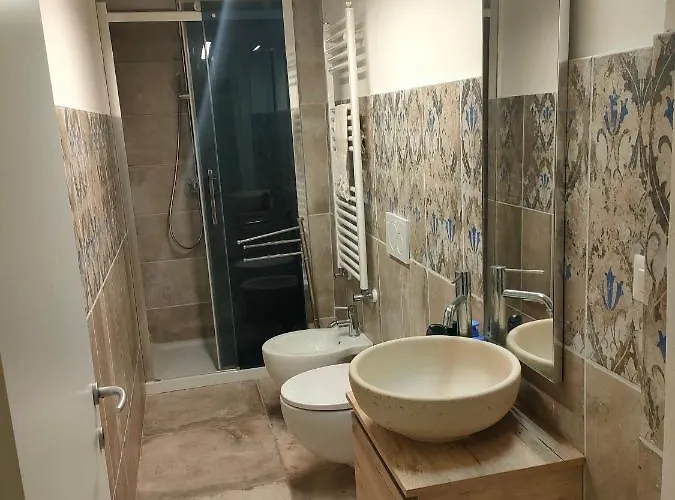 Raphael House Bed & Breakfast