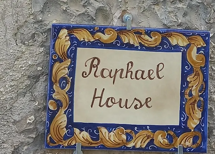 Bed & Breakfast Raphael House